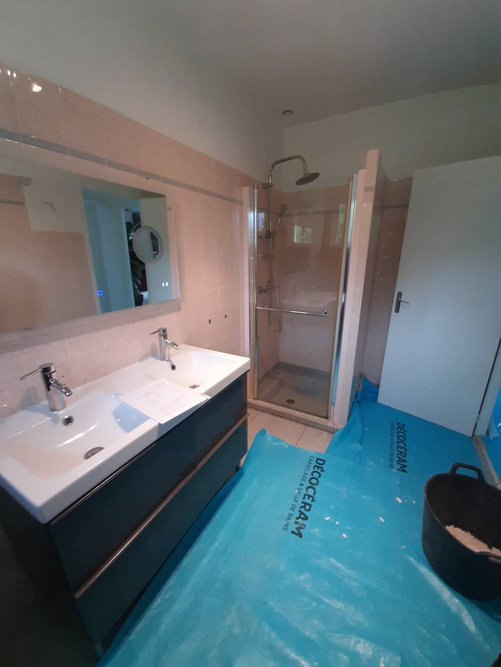 20220502_083213 salle de bain avant-min