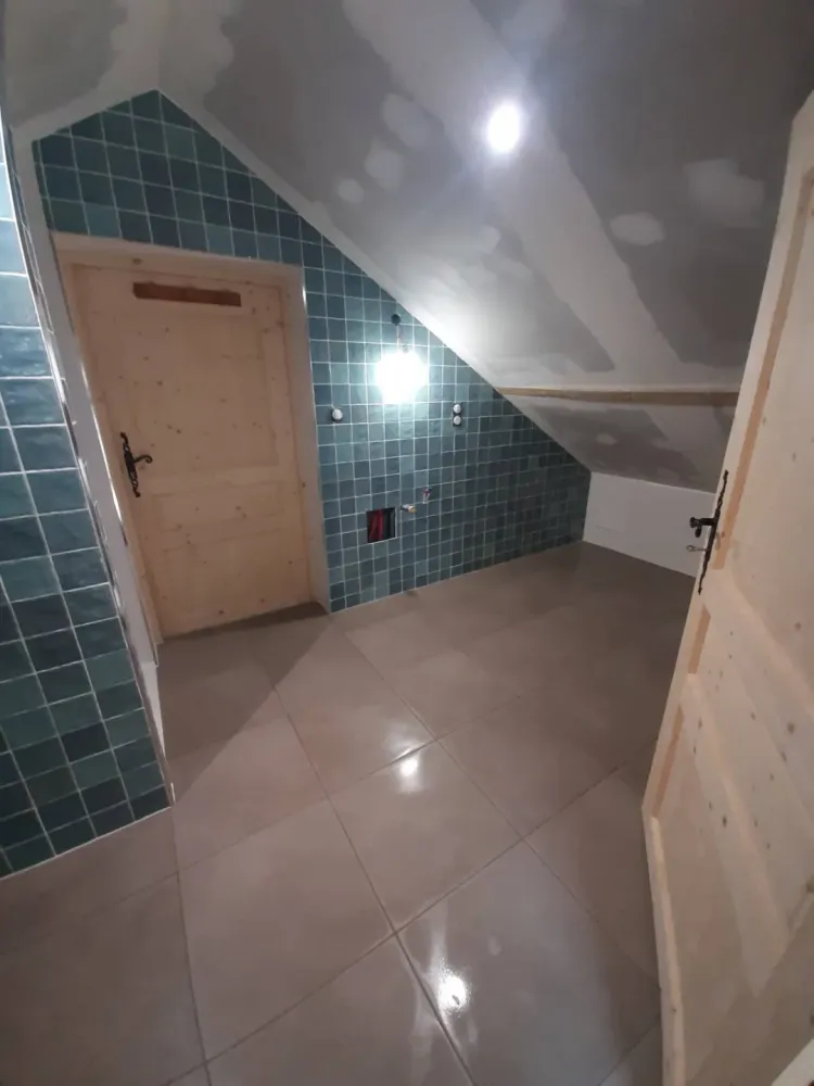 Chantier revêtement de sol et création espace douche (2)